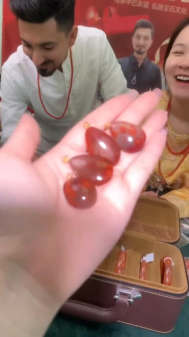 颈饰18K金镶嵌南红玛瑙【宝石世家严选】多样性发其一