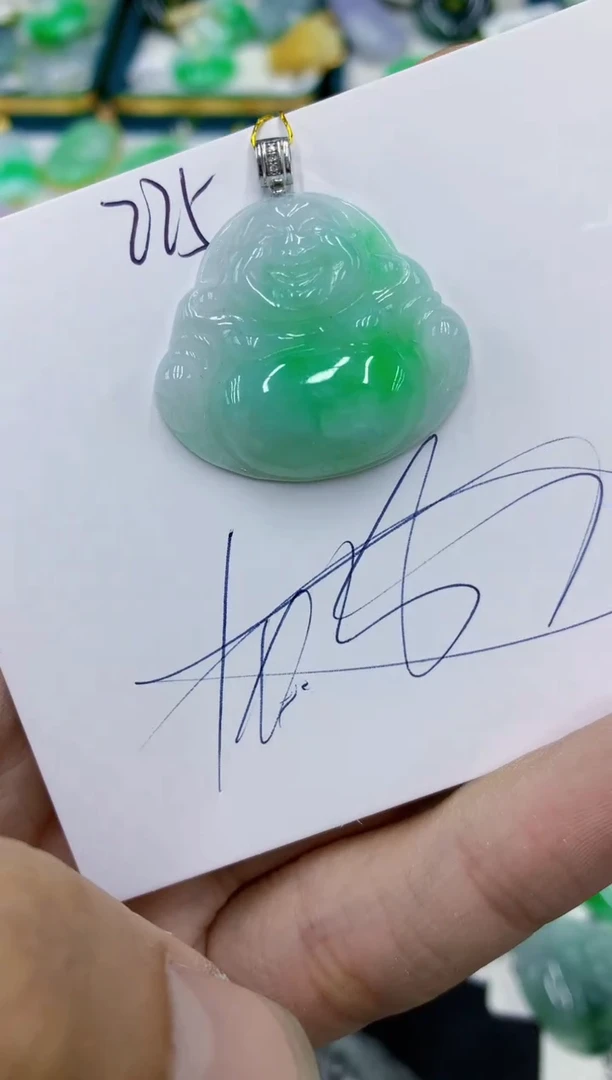翡翠18K金镶嵌颈饰1111111111