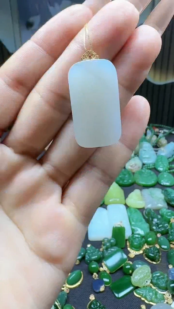 【闪购商品】和田玉吊坠(不含链)18K金镶嵌1