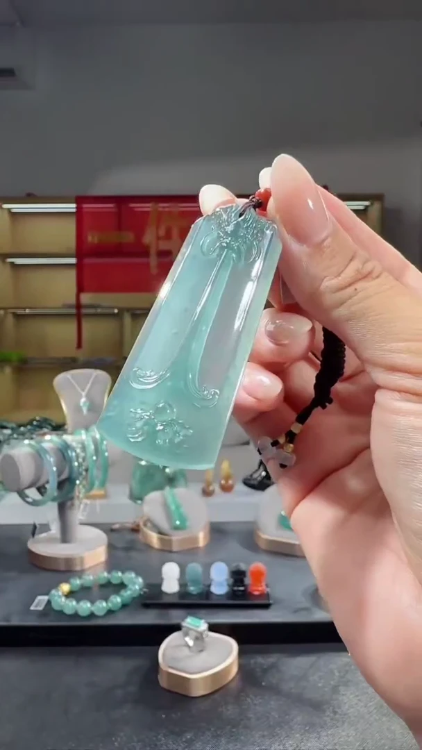 吊坠(不含链)未镶嵌翡翠龙牌