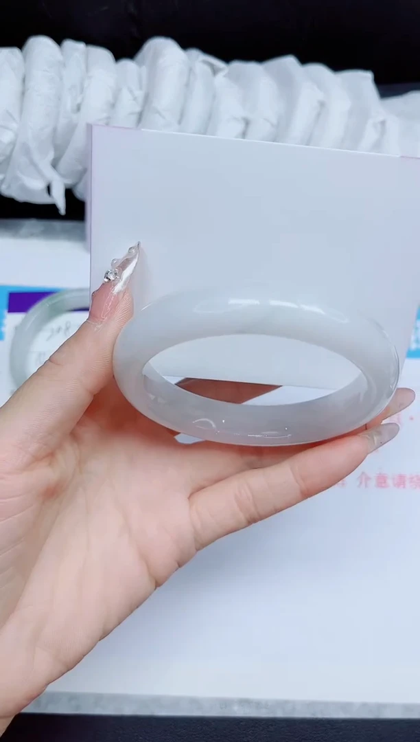 石英质玉手镯未镶嵌299