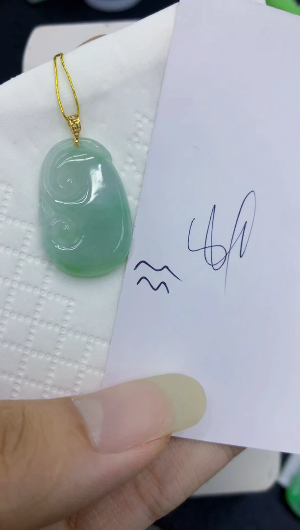 翡翠18K金镶嵌颈饰111111111111