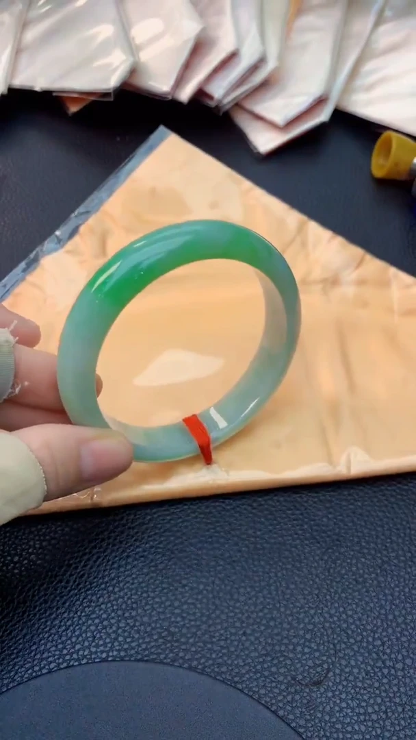 未镶嵌手镯翡翠0399905303