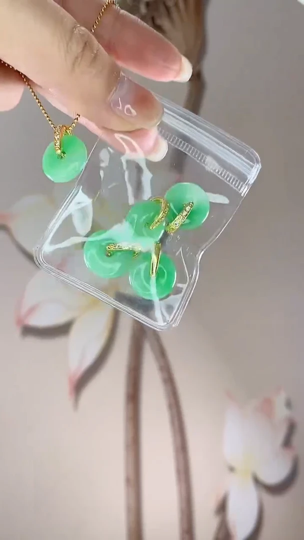 【闪购商品】翡翠吊坠(赠链)未镶嵌多样性小扣子X33