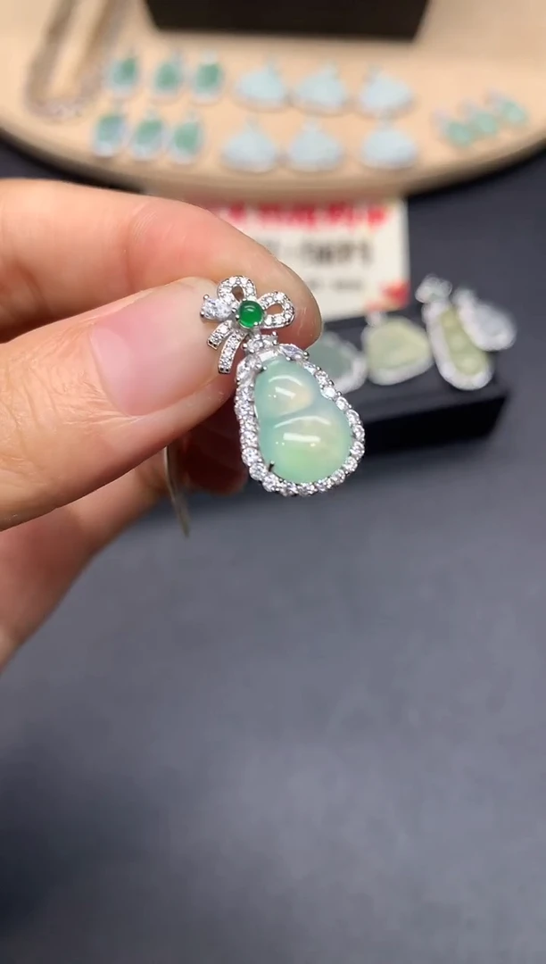 翡翠银S925镶嵌吊坠(不含链)葫芦【无服务费】