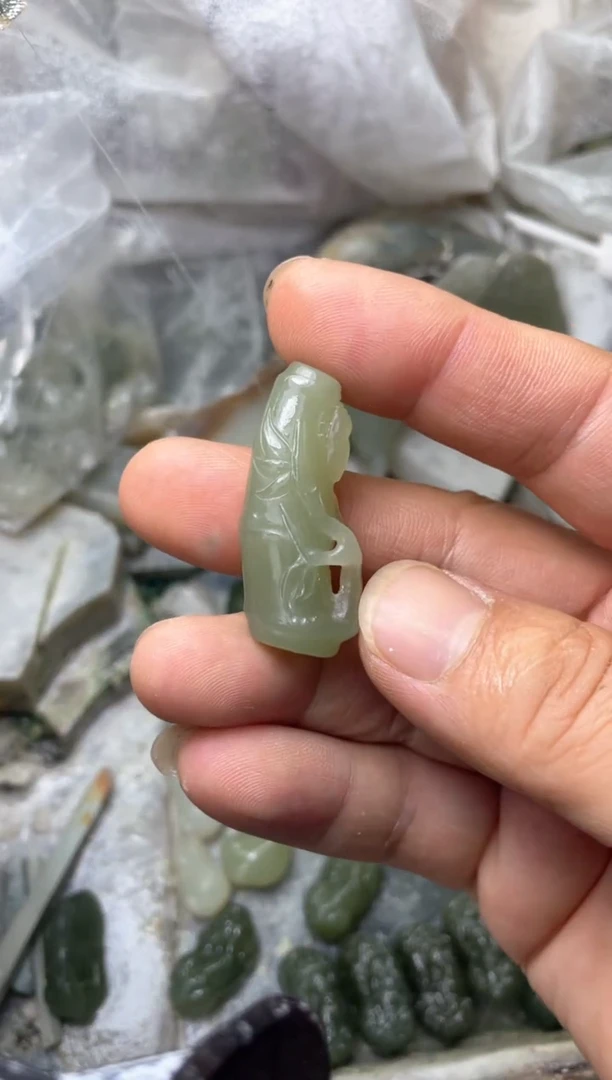 颈饰未镶嵌和田玉01