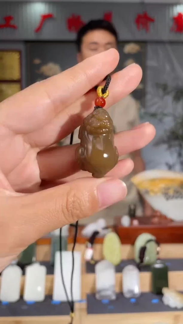 和田玉未镶嵌颈饰1
