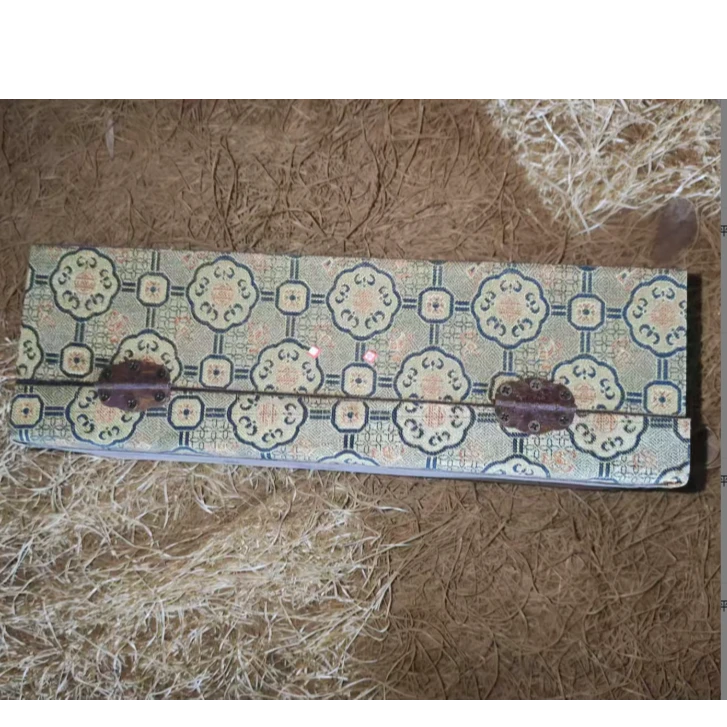 1个小花和子带2个原子摆件链接