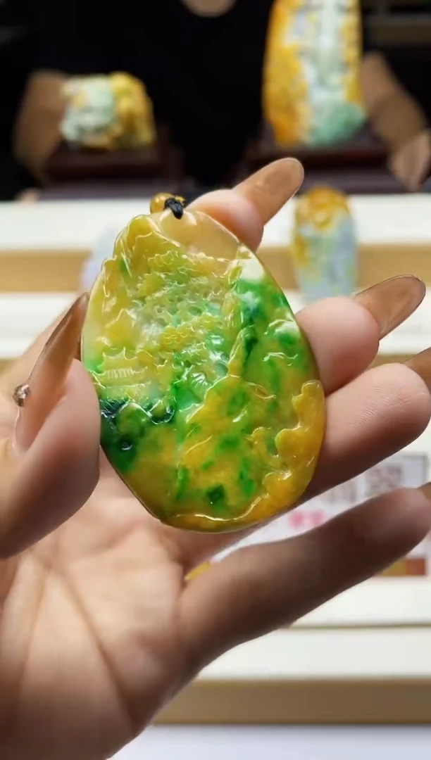 颈饰未镶嵌翡翠翡翠A货