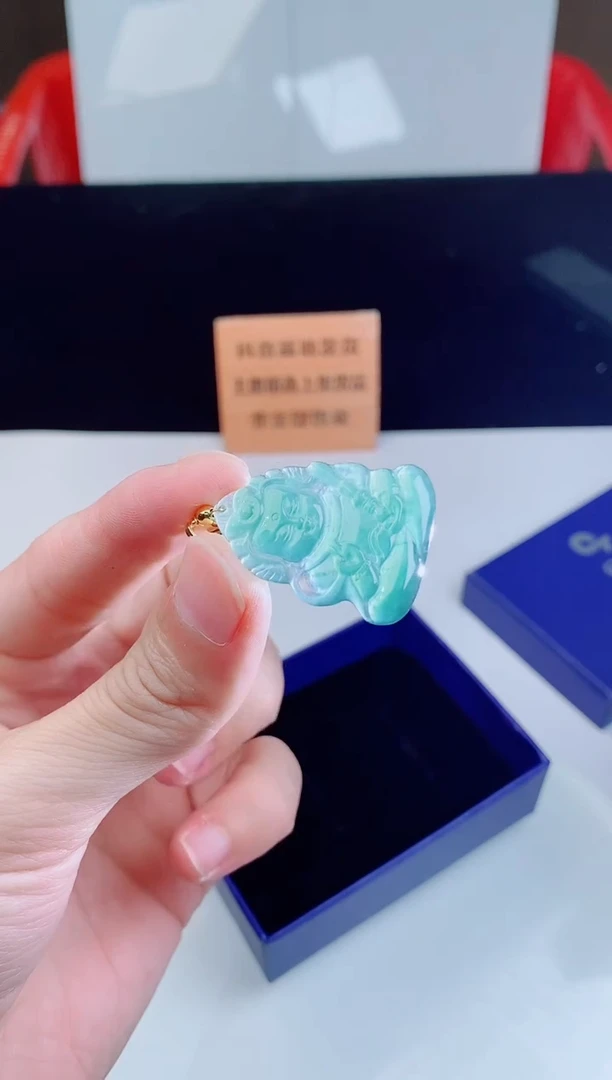 颈饰未镶嵌翡翠