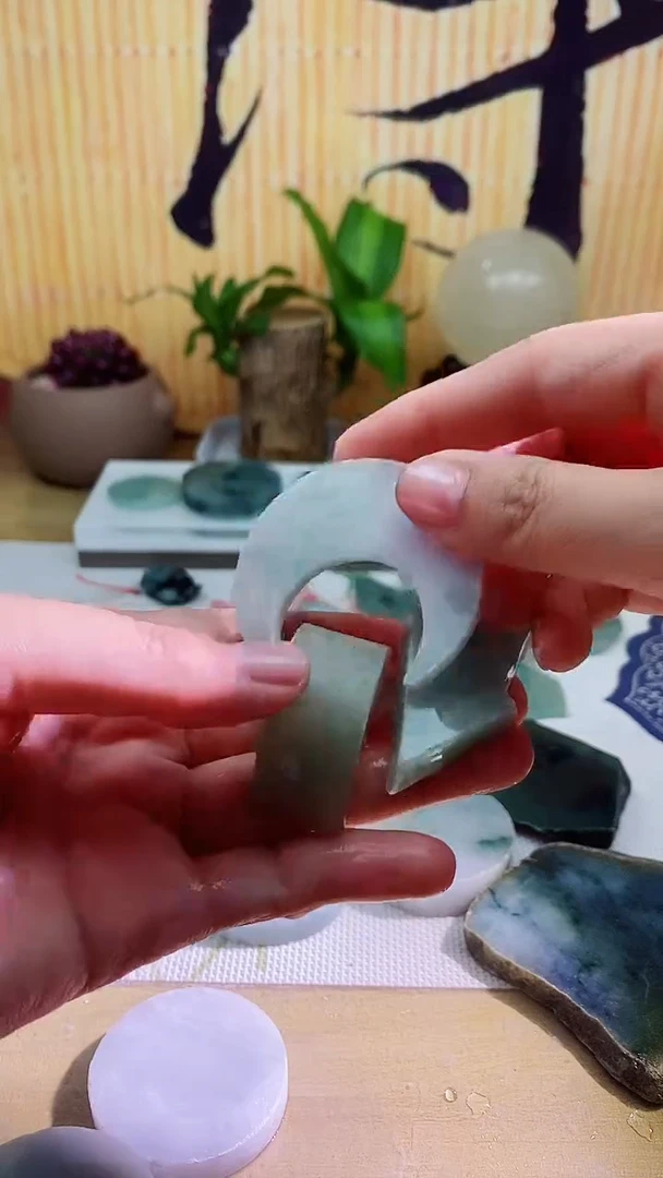 翡翠未镶嵌颈饰翡翠284