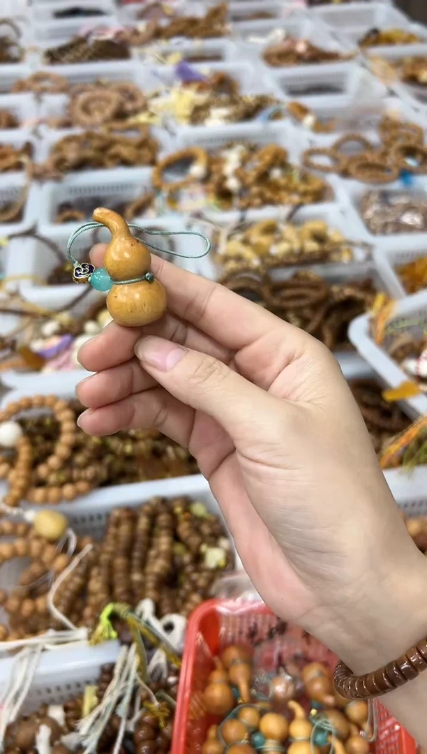 维腊木（绿檀）吊坠芭比檀葫芦