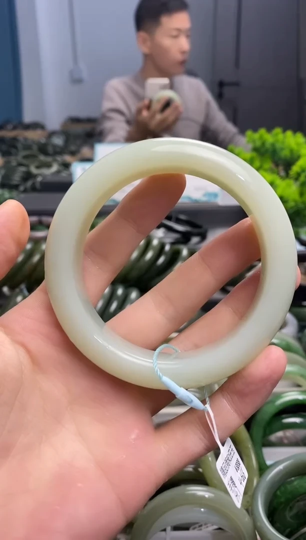 未镶嵌手镯和田玉64.8（19）