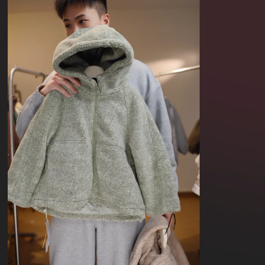 665008-LISTEN-轻法挑染颗粒毛外套