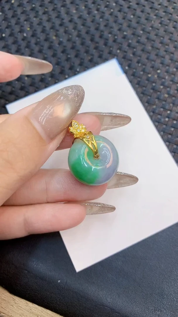 颈饰未镶嵌翡翠1