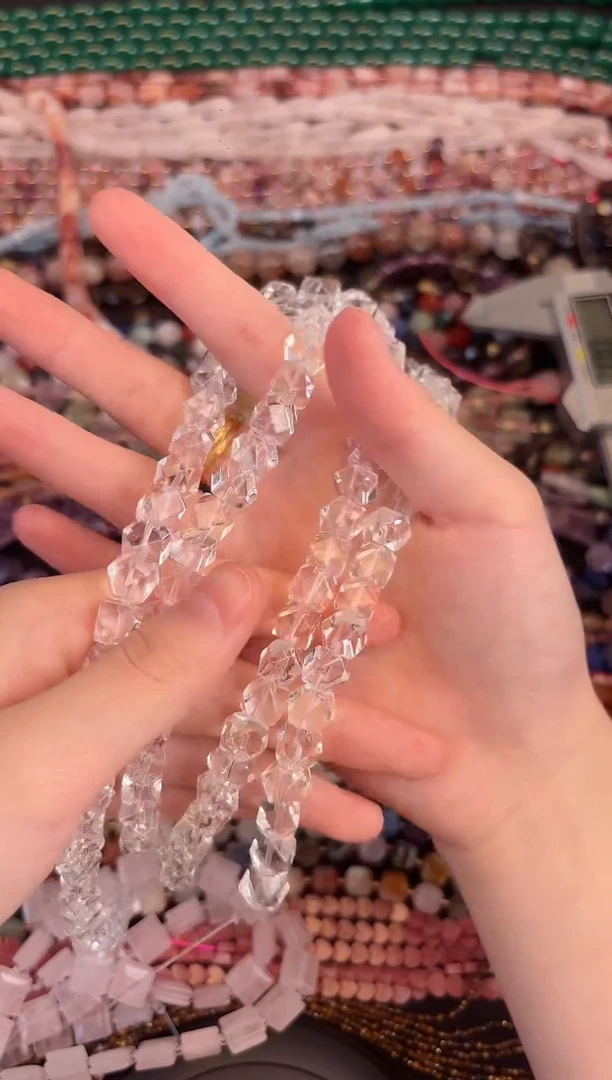 玛瑙/玉髓未镶嵌珠宝半成品白水晶冲角2颗