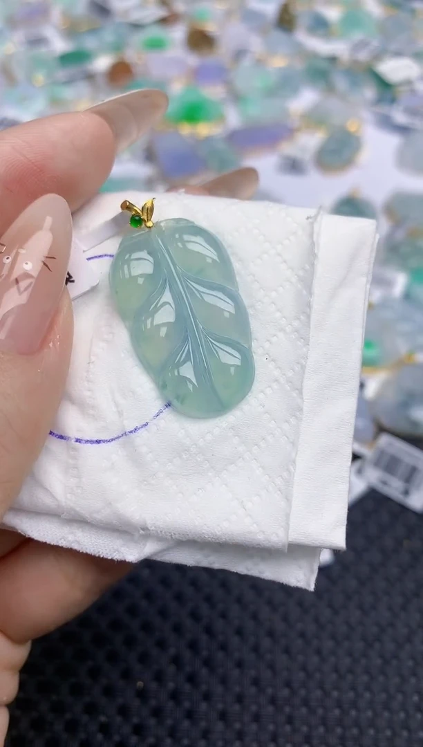 翡翠挂件18K金镶嵌237   天然翡翠A货