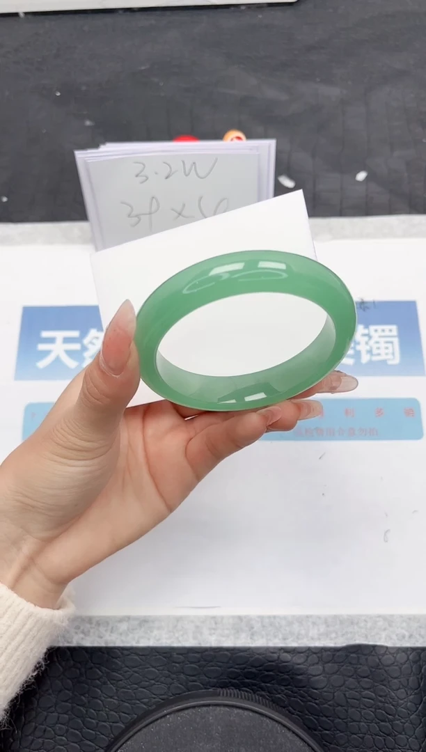 【闪购商品】石英质玉手镯未镶嵌Q247-58