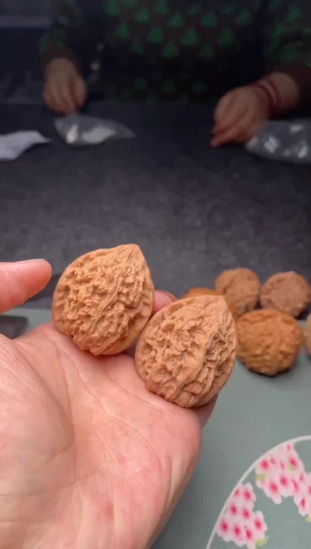 把件文玩核桃a320    牡丹   40尺