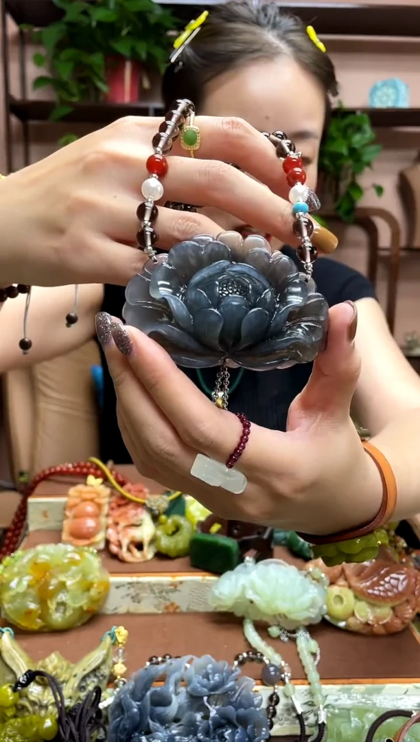 未镶嵌岫玉吊坠·1