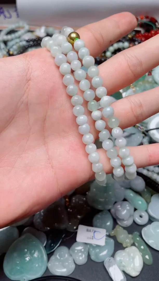 翡翠未镶嵌颈饰94