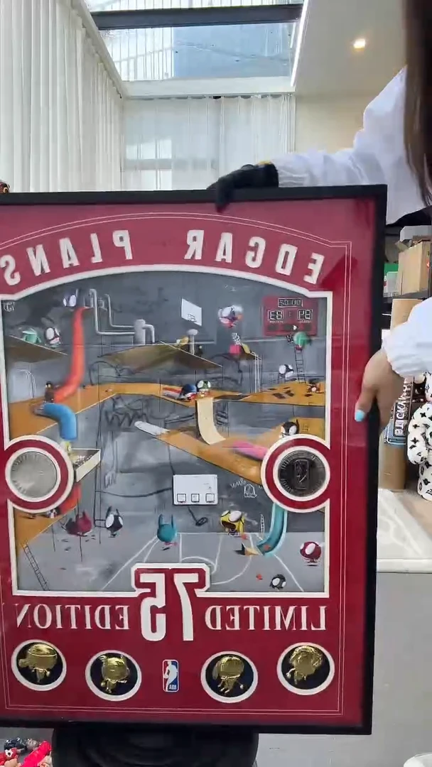 潮流玩具 egdar 75周年NBA联名 限量海报 总500版