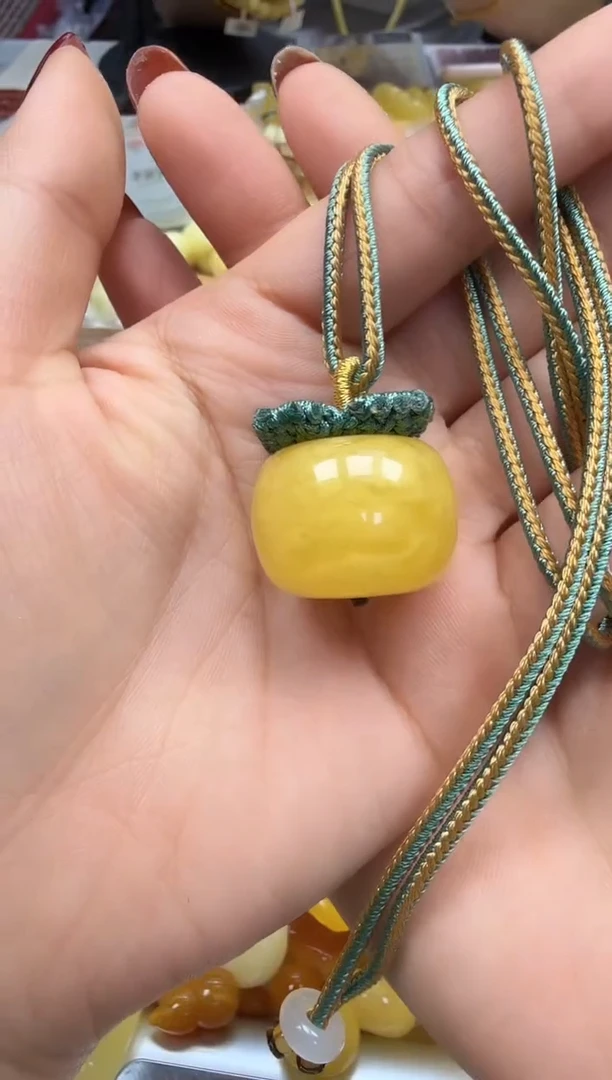 裸石琥珀未镶嵌如图