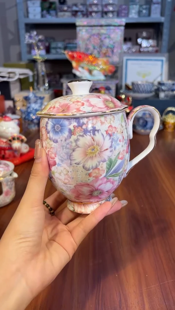 41兔小姐繁花盖杯