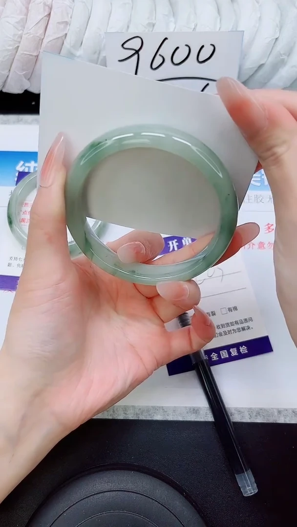 石英质玉手镯未镶嵌A150-62/63