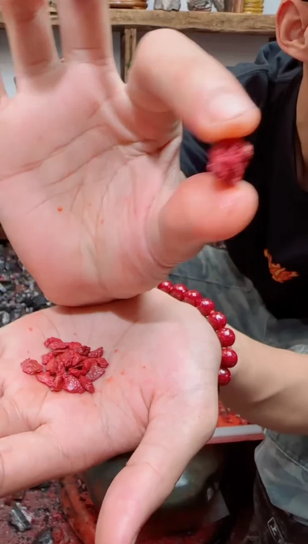 天然辰砂原矿级别粗砂7