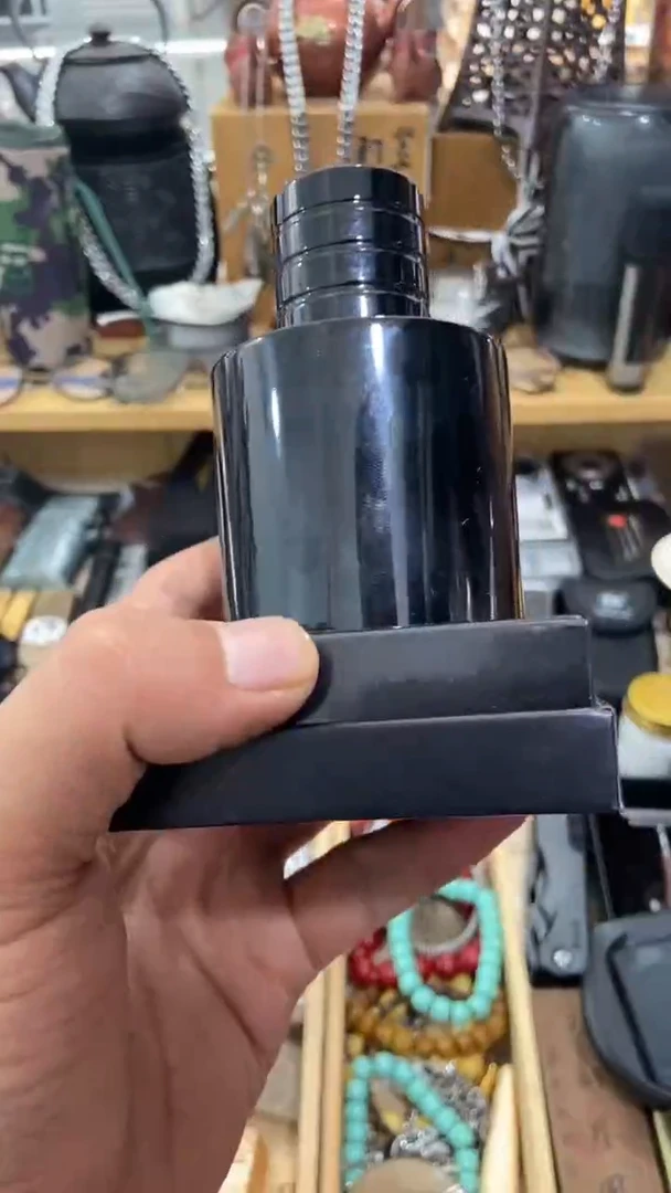 瓷片闪购商品  如图所示
