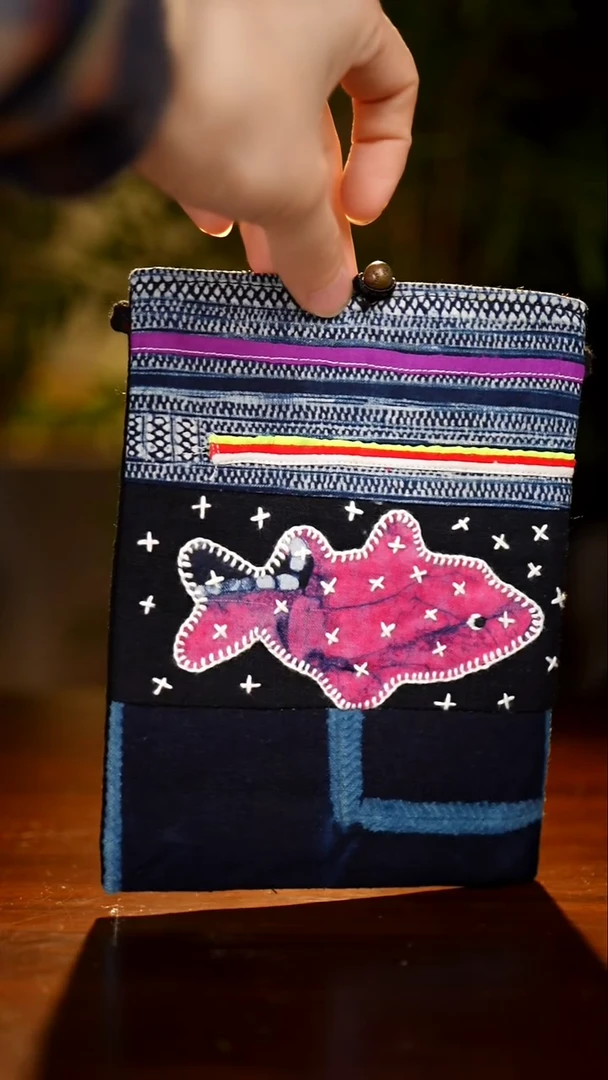 刺绣私人定制苗族手工A663