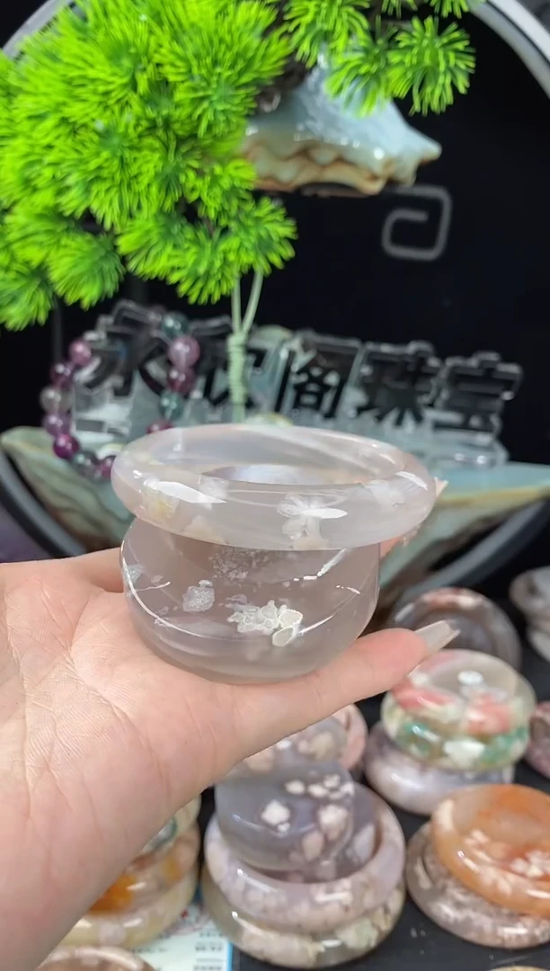 石英质玉手镯（圆镯）未镶嵌57