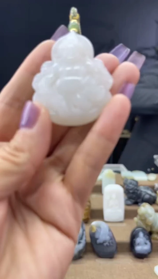 颈饰未镶嵌和田玉1