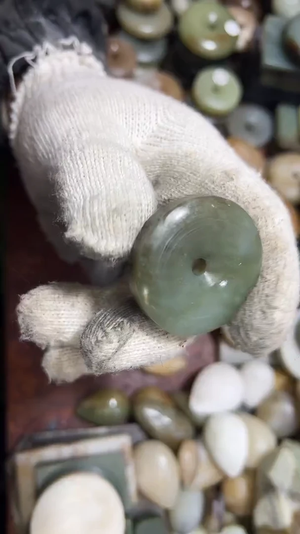 未镶嵌和田玉珠宝半成品1