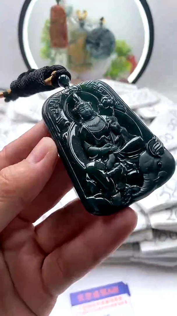 【闪购商品】翡翠颈饰未镶嵌普贤