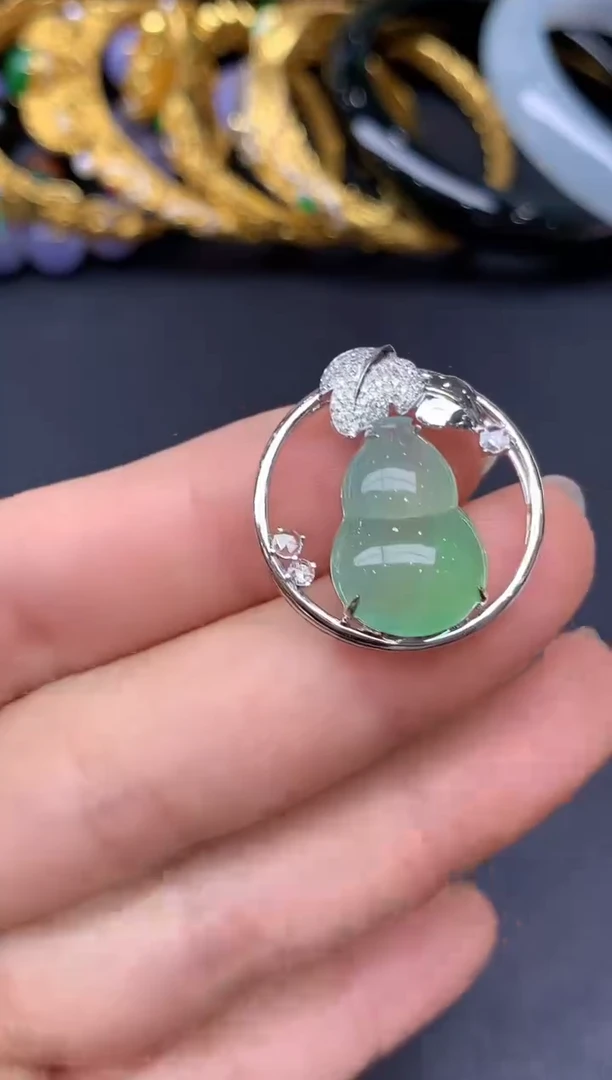 颈饰18K金镶嵌翡翠426-雪姐翡翠天天见