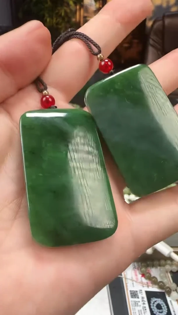 和田玉未镶嵌颈饰30x50mm拍一发一多样性发货