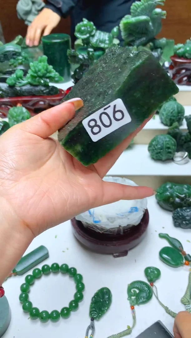 未镶嵌和田玉摆件1