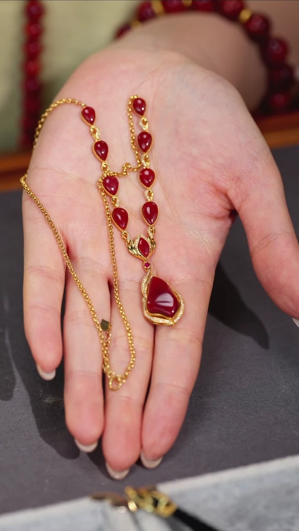 项链18K金镶嵌南红玛瑙原矿X-1