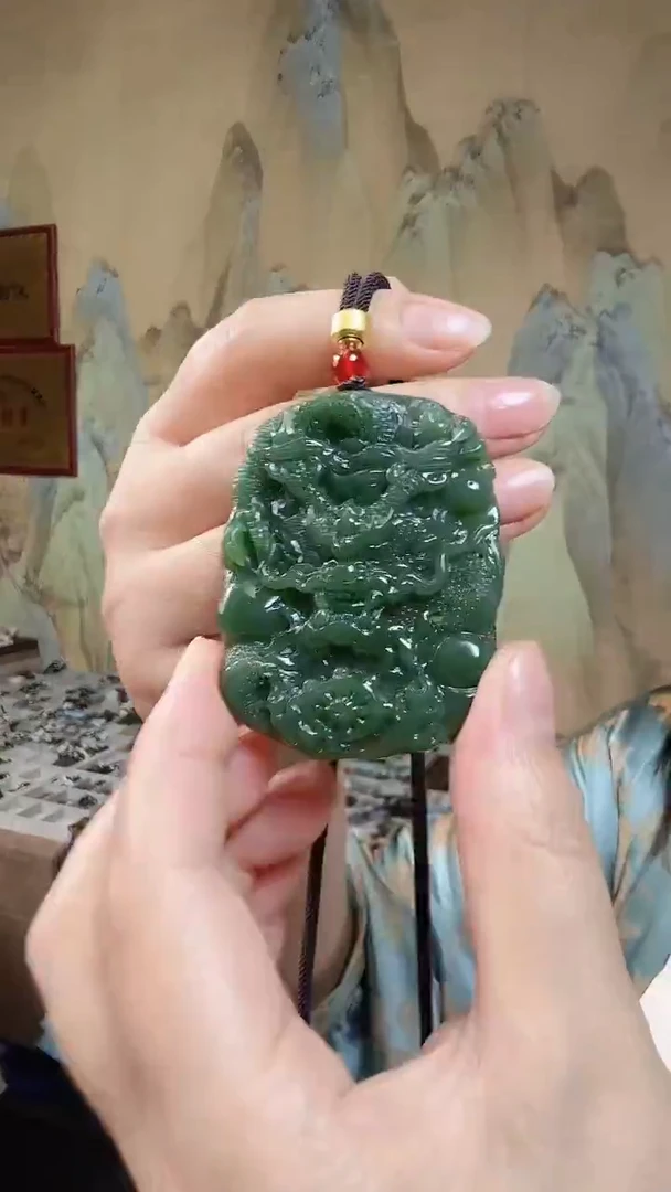 颈饰未镶嵌和田玉.