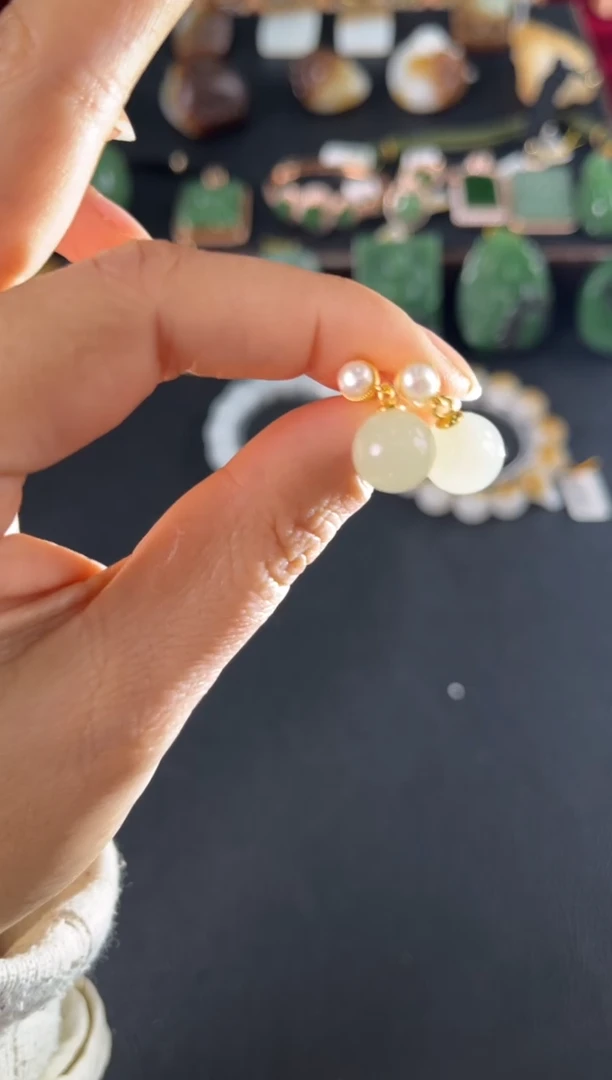 颈饰银S925镶嵌和田玉耳钉