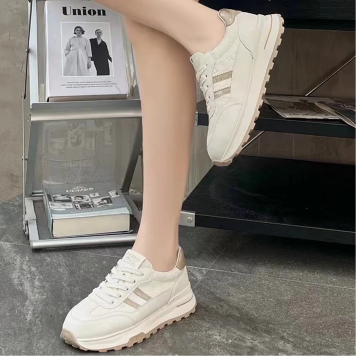 新款牛皮阿甘鞋86557米杏