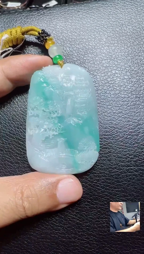 翡翠未镶嵌颈饰吊坠