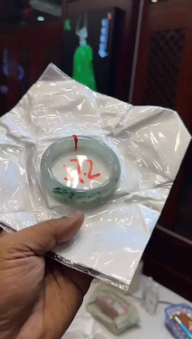 未镶嵌手镯翡翠手镯