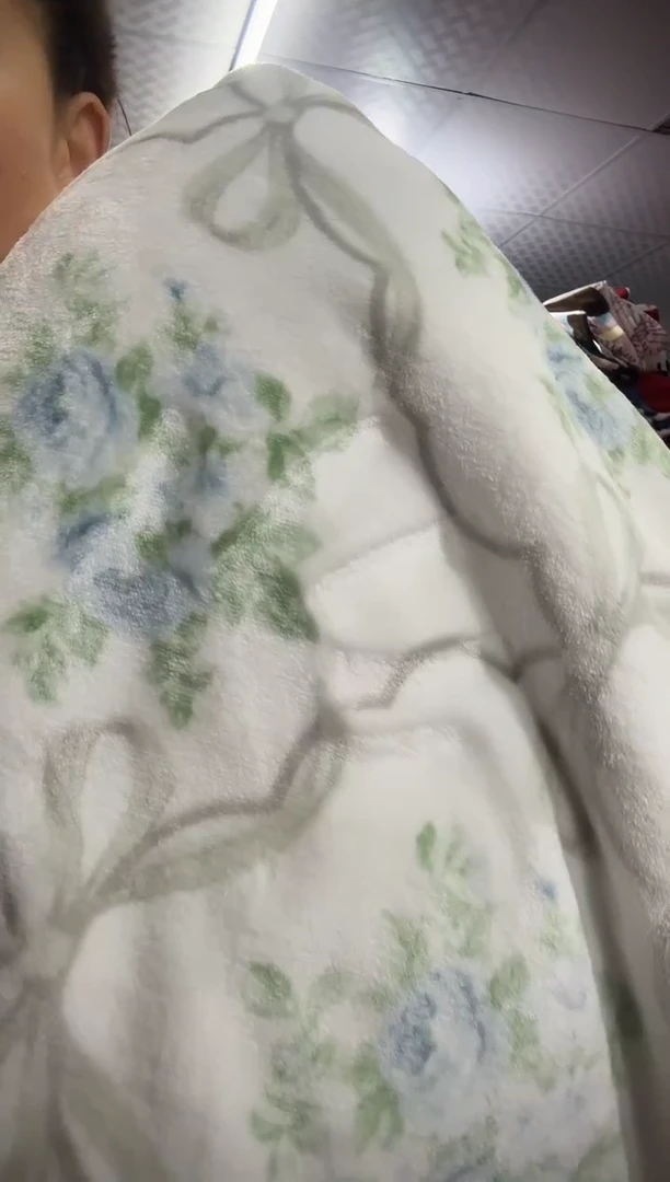 法兰绒小花加绒毛毯2*1.8