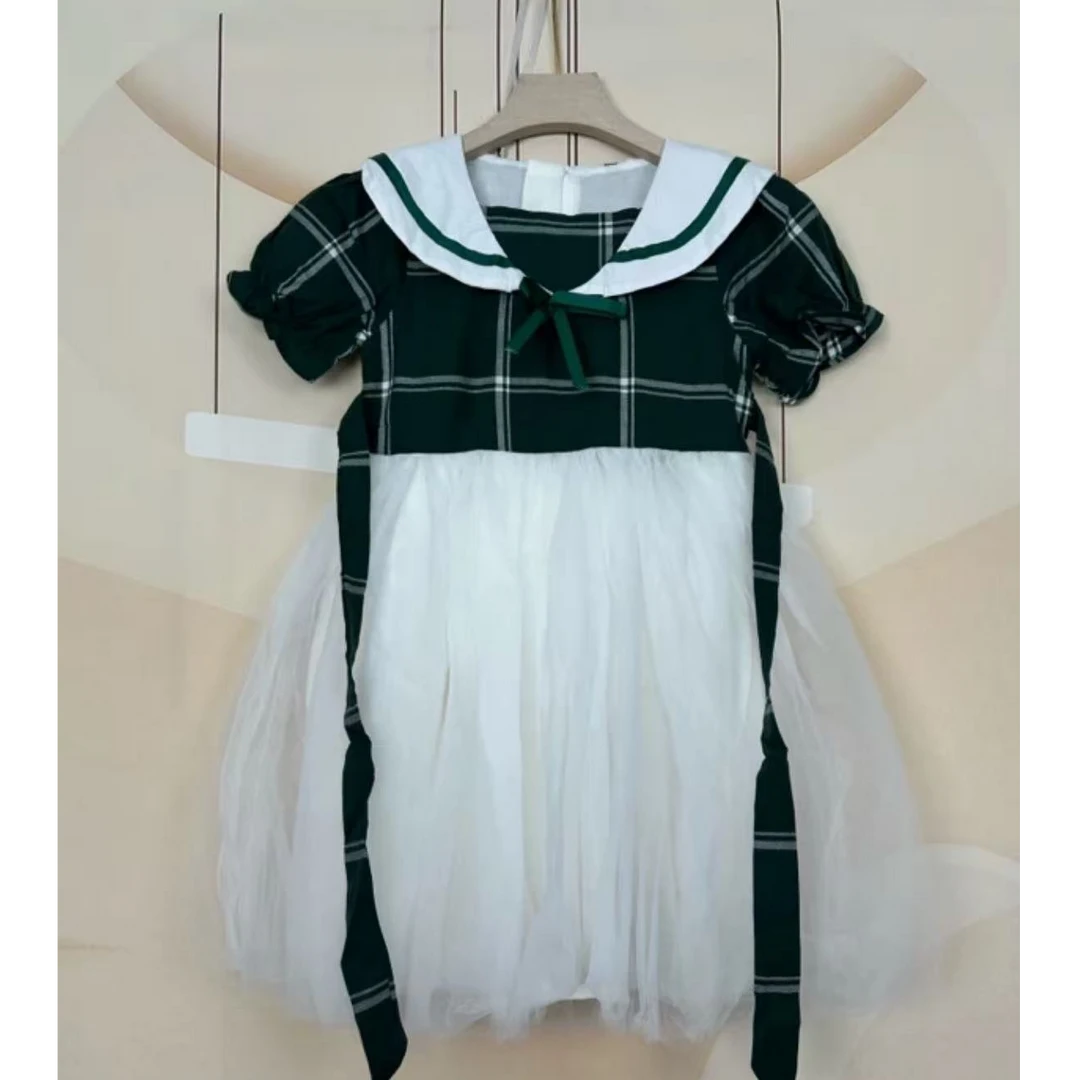 A026   衬衫和绿色连衣裙套装