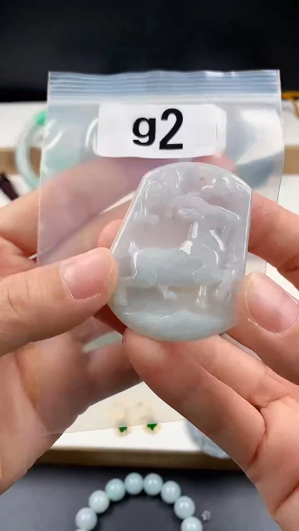 颈饰未镶嵌翡翠天然翡翠吊坠挂件