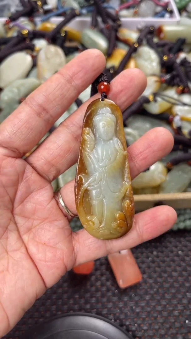 【闪购商品】和田玉颈饰未镶嵌多样性发货没有证书拍一发一有瑕