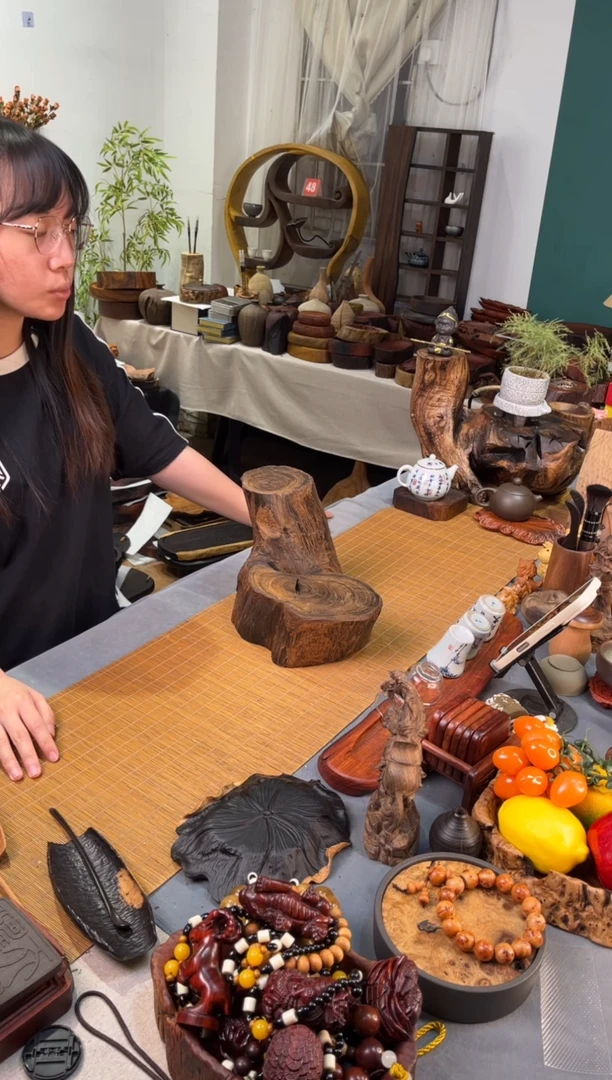 缅甸鸡翅木双层置物台